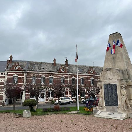 Готель Le Conde Montdidier  Екстер'єр фото